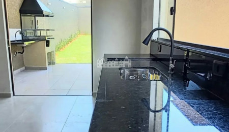 Casa à venda com 3 suítes em Alvinópolis, Atibaia, SP