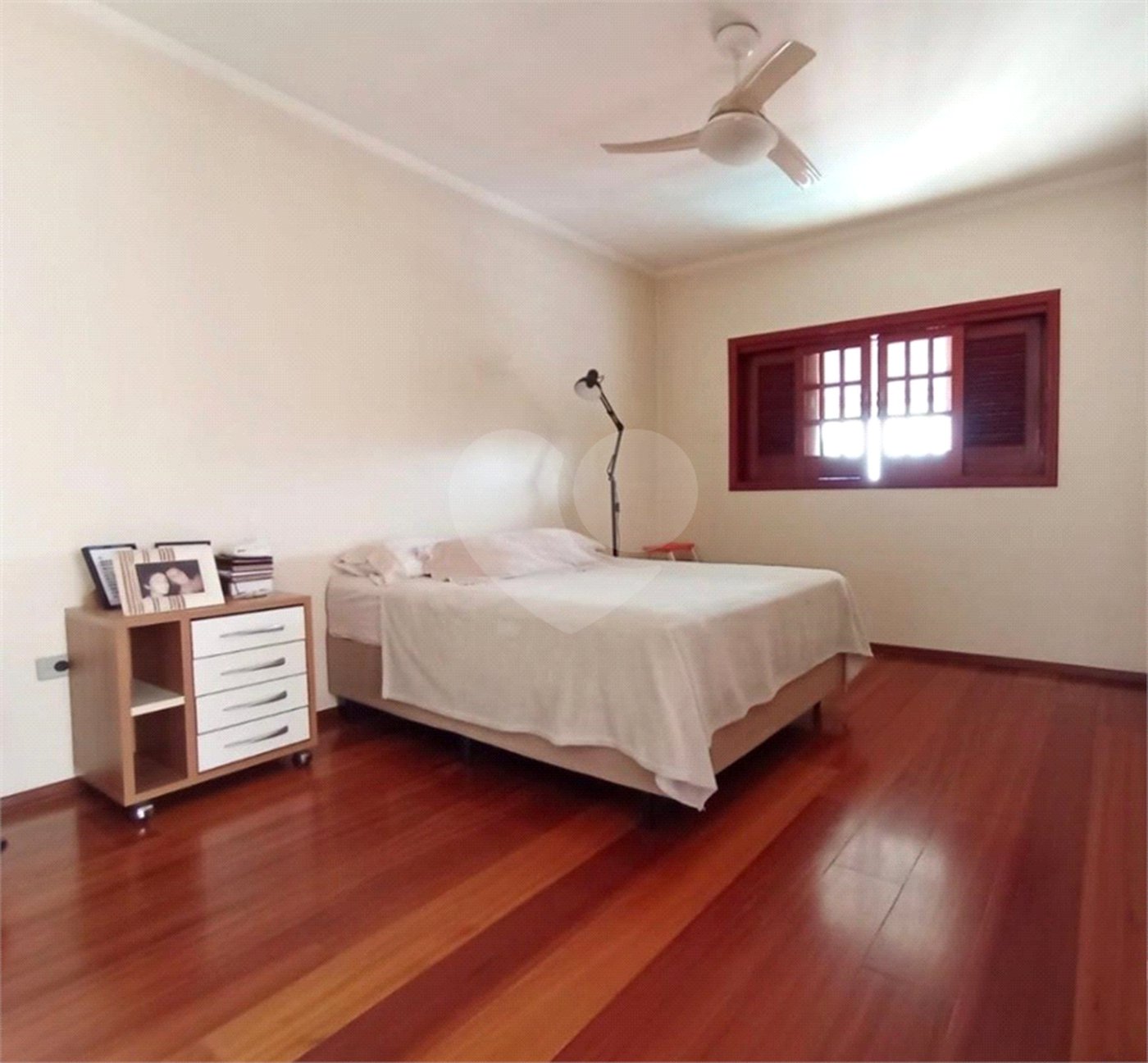 Casa à venda com 5 quartos, sendo 1 suíte, no condomínio Constantino Mattucci, Sorocaba - SP