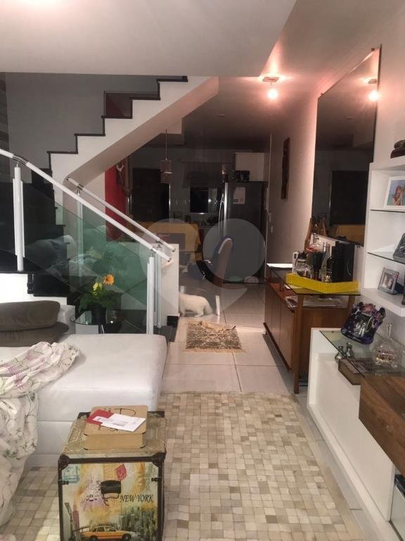 Casa à venda com 2 quartos, sendo 1 suíte, no condomínio Res Santa Inês, São Paulo - SP