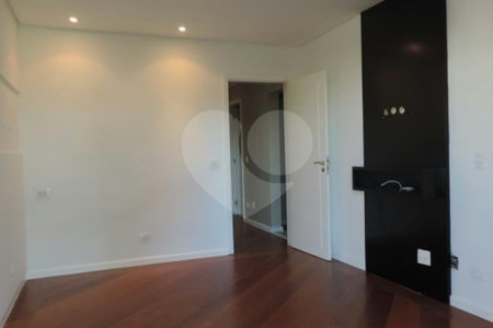 Apartamento à venda com 3 suítes em Jardim Marajoara, São Paulo, SP