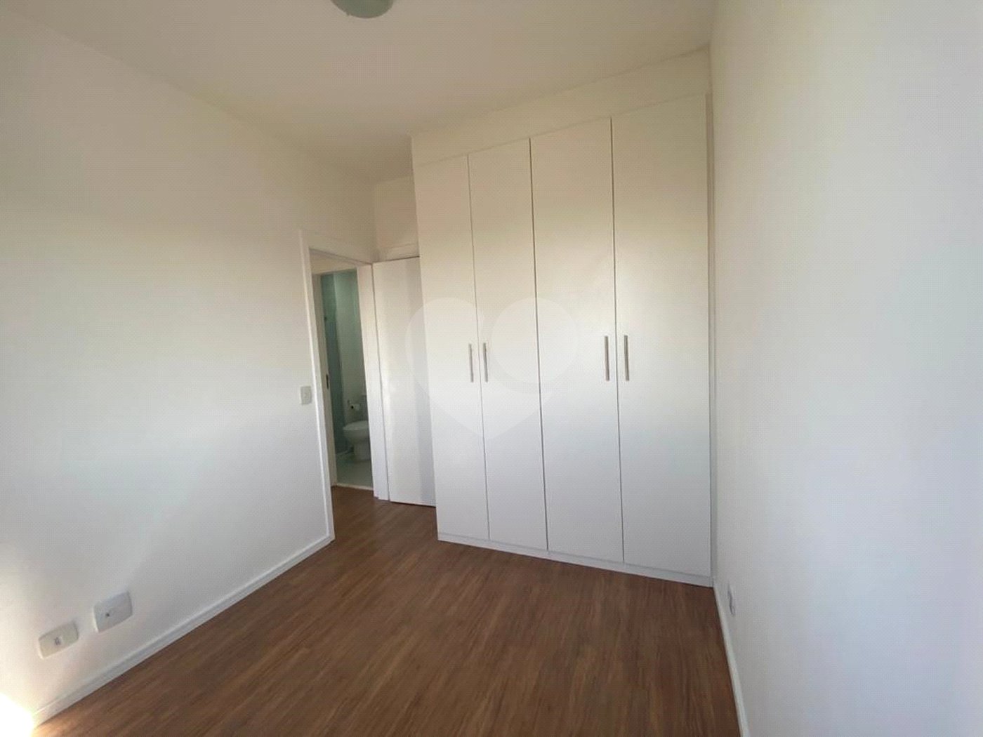 Apartamento à venda ou para alugar com 2 quartos, sendo 1 suíte, em Condomínio Granja Viana Ii, Cotia, SP