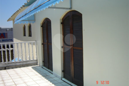 Sobrado à venda com 3 quartos, sendo 1 suíte, em Braz Cubas, Mogi das Cruzes, SP