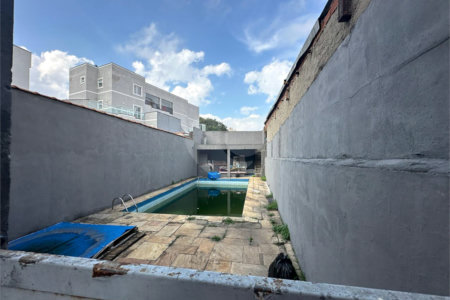 Sobrado à venda com 4 quartos, sendo 2 suítes, em Vila Nivi, São Paulo, SP