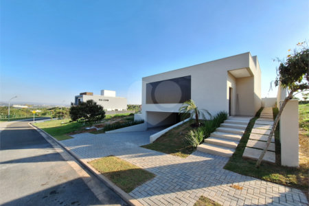 Casa à venda com 3 suítes no condomínio Alphaville Castelo, Itu - SP