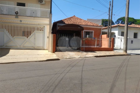 Casa com 2 dormitórios à Venda no Jardim Brasil
