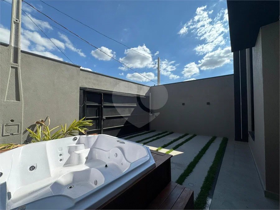 Casa Moderna / Jardim Residencial Nova Veneza