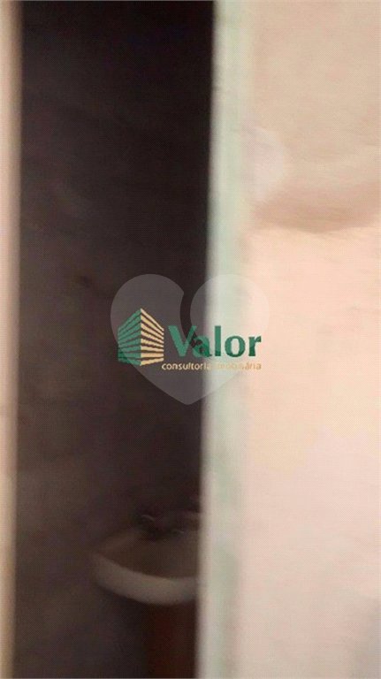 Ótimo salão comercial com uma casa no andar superior
