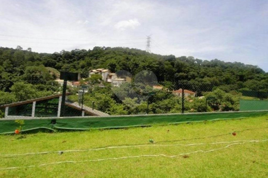Casa à venda com 4 quartos, sendo 3 suítes, no condomínio Residencial Jardim Itatinga, São Paulo - SP