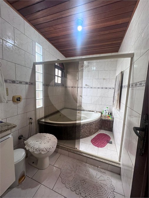 Casa à venda com 5 quartos, sendo 1 suíte, no condomínio Pedra Bonita, Rio de Janeiro - RJ