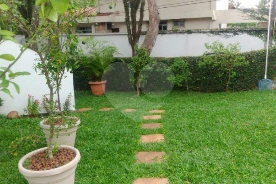 Sobrado à venda com 5 quartos, sendo 2 suítes, em Butantã, São Paulo, SP