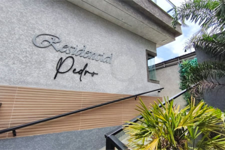 Casa à venda com 2 suítes no condomínio Residencial Paranaguá, São Paulo - SP