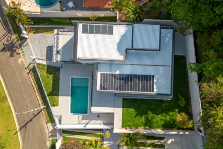 Casa à venda com 4 quartos, sendo 3 suítes, no condomínio Estância Marambaia, Vinhedo - SP