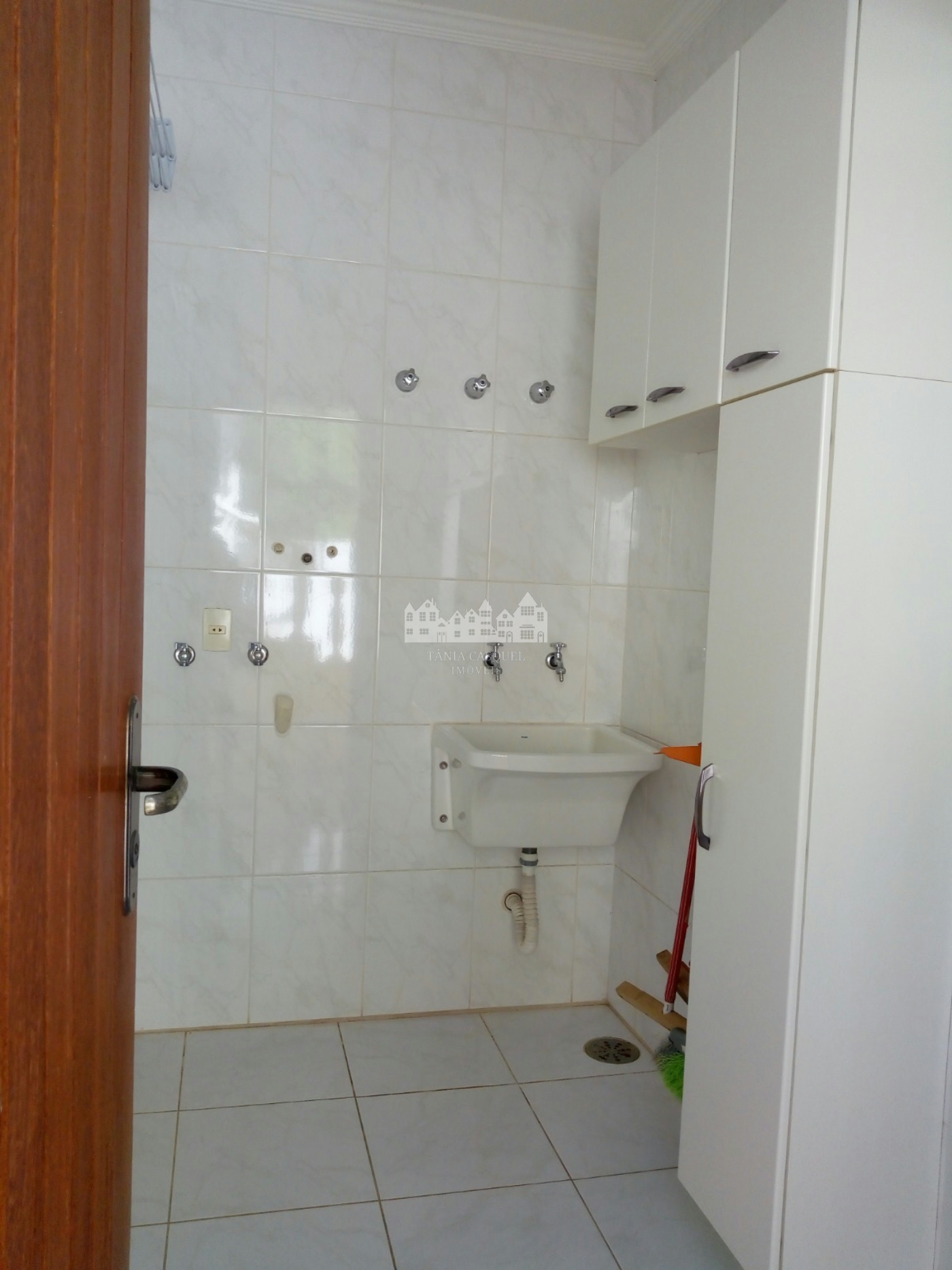 Casa para alugar com 3 quartos, sendo 1 suíte, em Vila Petrópolis, Atibaia, SP