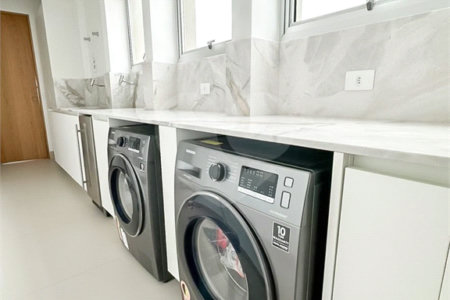 Apartamento à venda com 4 suítes em Vila Cordeiro, São Paulo, SP