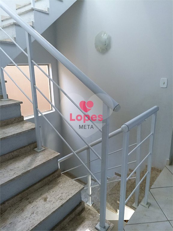 Casa à venda com 3 quartos, sendo 1 suíte, no condomínio Residencial Ana Maria, São José dos Campos - SP