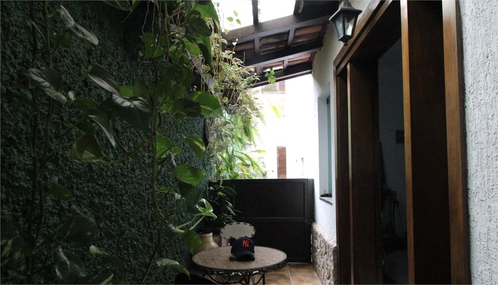 Sobrado à venda com 4 suítes em Vila Cordeiro, São Paulo, SP