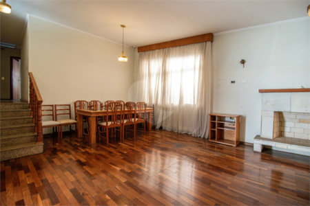 Casa à venda com 5 quartos, sendo 4 suítes, em Jardim Prudência, São Paulo, SP