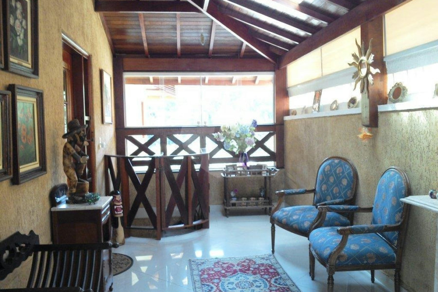 Casa à venda com 4 quartos, sendo 2 suítes,  em Horto, São Paulo, SP