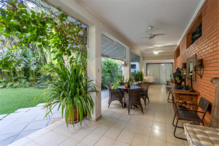 Casa à venda com 6 quartos, sendo 2 suítes, em Jardim Primaveril, Três Lagoas, MS