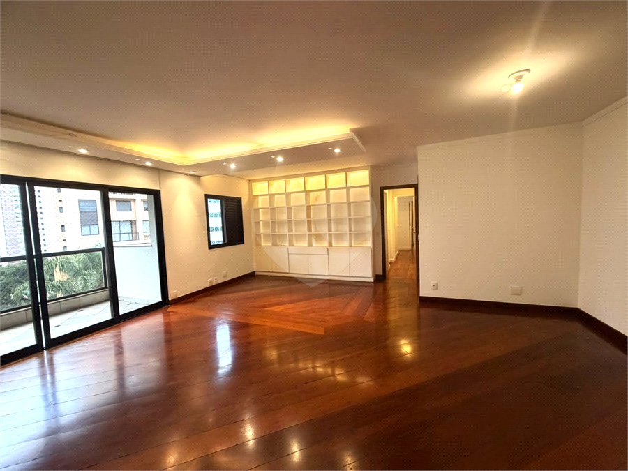 Apartamento à venda com 3 suítes em Vila Suzana, São Paulo, SP
