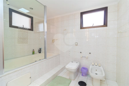Apartamento à venda com 4 quartos, sendo 2 suítes, em Campo Belo, São Paulo, SP