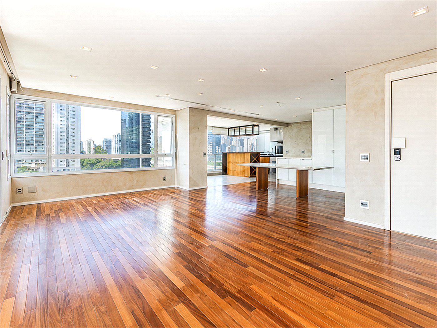Apartamento à venda com 4 suítes em Cidade Monções, São Paulo, SP