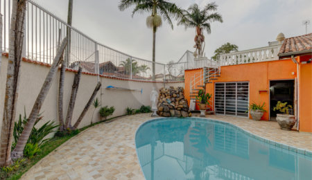 Casa Térrea à venda com 4 quartos, sendo 3 suítes,  em Interlagos, São Paulo, SP