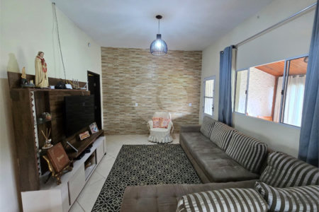 Chácara à venda com 3 quartos, sendo 1 suíte, em Cercadinho, Alambari, SP
