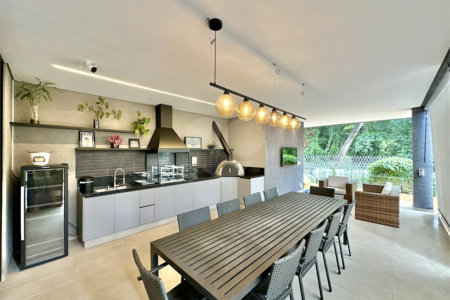 Casa à venda com 3 suítes no condomínio Reserva Santa Maria, Jandira - SP