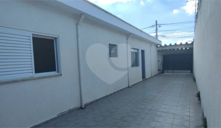 Casa à venda com 4 quartos, sendo 1 suíte,  em Jardim do Estádio, Itu, SP