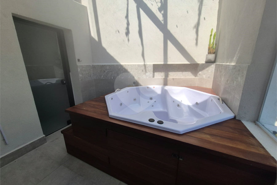 Casa à venda com 5 suítes no condomínio Associação Reserva das Hortênsias, Mairiporã - SP