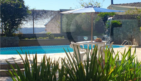 Casa à venda com 3 quartos, sendo 1 suíte,  em Samambaia Parque Residencial, Atibaia, SP