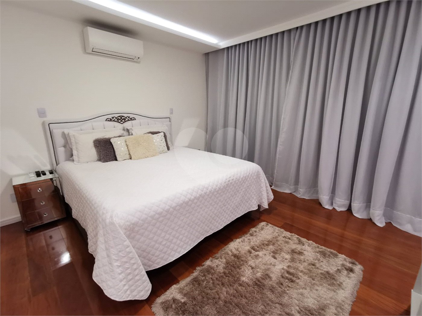 Casa à venda ou para alugar com 4 suítes em Parque dos Príncipes, São Paulo, SP