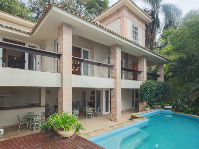 Casa à venda com 4 suítes em Guarapiranga, São Paulo, SP