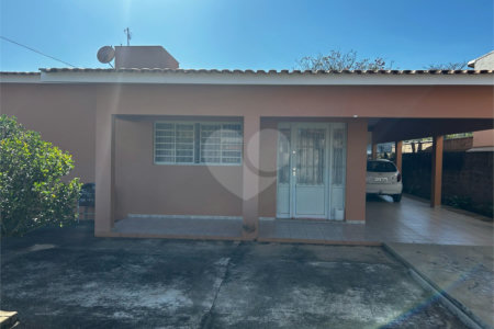 Casa à venda com 2 quartos, sendo 1 suíte,  em Chapadinha, Itapetininga, SP