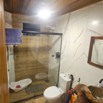 Casa à venda com 3 quartos, sendo 2 suítes, no condomínio Vale Encantado, Rio de Janeiro - RJ