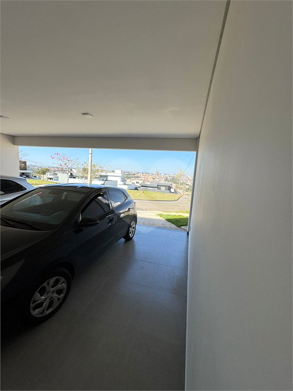 Casa à venda com 3 suítes no condomínio Reserva Central Parque, Salto - SP