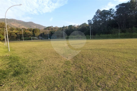 Casa à venda com 4 suítes no condomínio Itaporã, Atibaia - SP