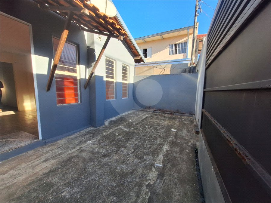 Casa à venda com 2 quartos em Vila Hungria, Itapetininga, SP