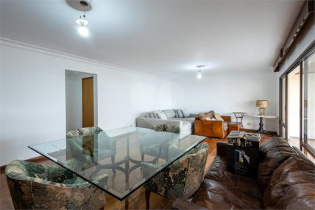 Apartamento à venda com 4 quartos, sendo 3 suítes,  em Jardim Monte Kemel, São Paulo, SP