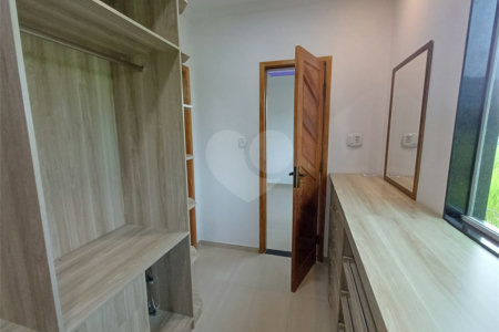 Casa à venda com 3 quartos, sendo 2 suítes, no condomínio Village da Posse, Rio de Janeiro - RJ