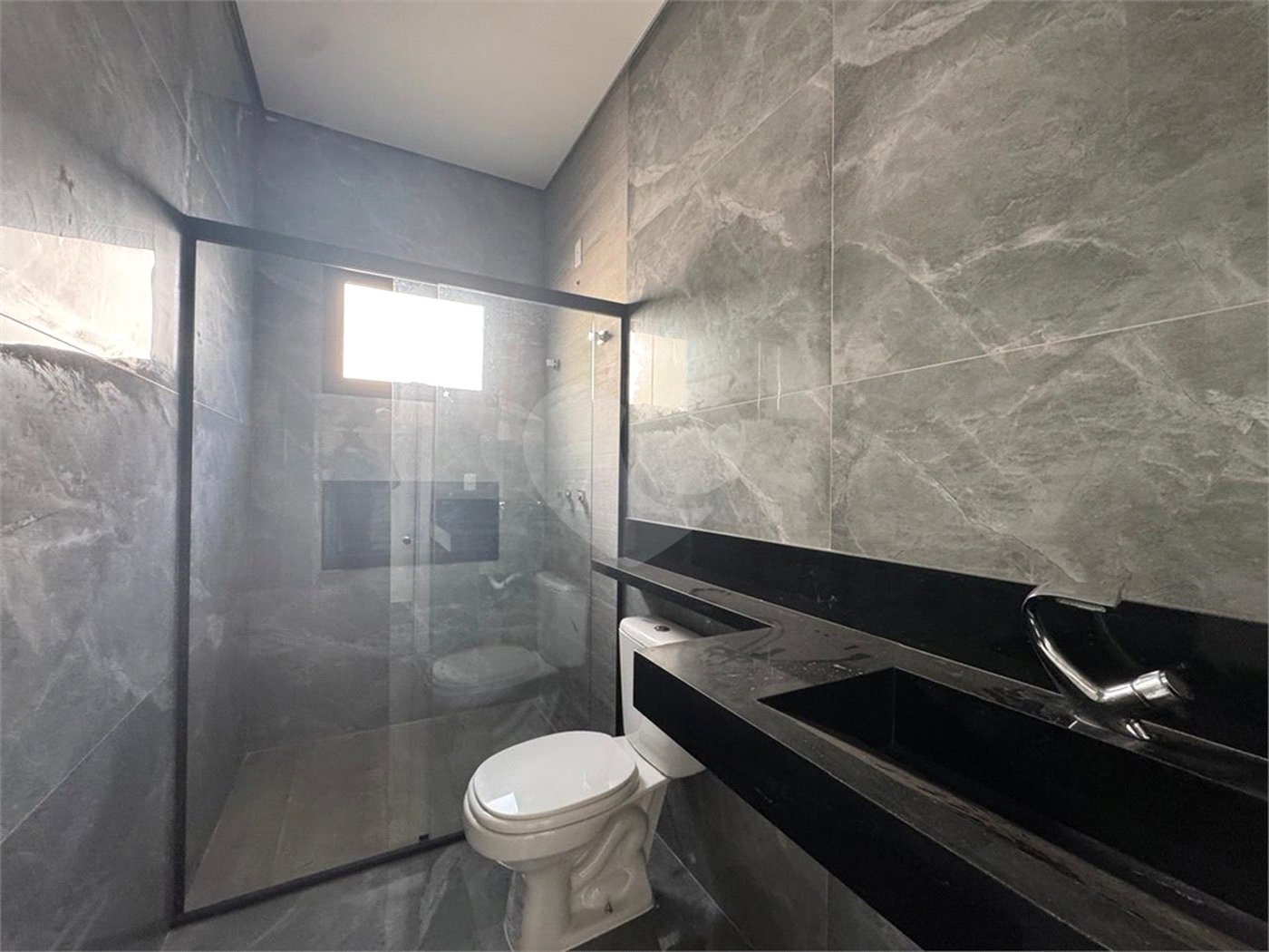 Casa à venda com 3 quartos, sendo 1 suíte, no condomínio Residencial Villagio Wanel, Sorocaba - SP