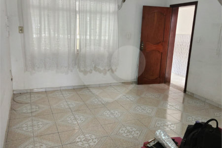 Sobrado à venda com 3 quartos em Vila Dalila, São Paulo, SP