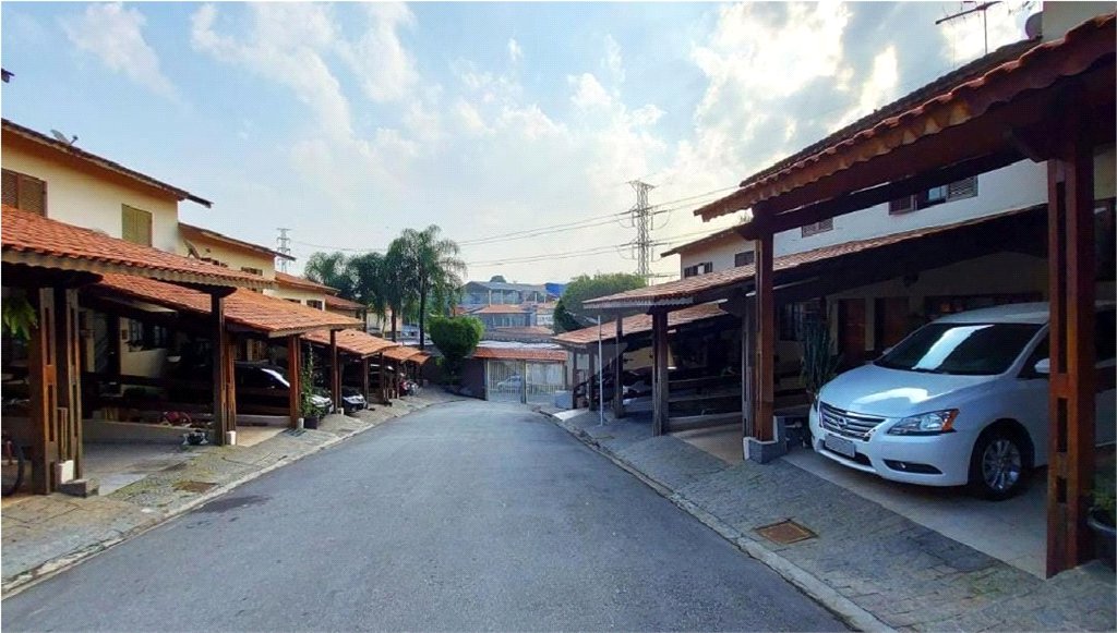 Casa à venda com 2 suítes no condomínio Residencial Sabará, São Paulo - SP
