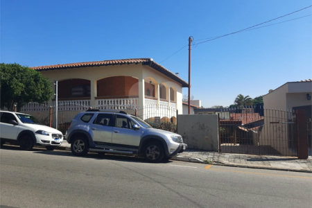 Casa à venda com 3 quartos, sendo 1 suíte, no Centro, Vinhedo, SP