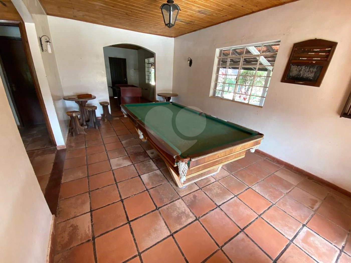 Casa à venda com 5 quartos, sendo 4 suítes, no condomínio Vilarejo Estoril, Mairiporã - SP