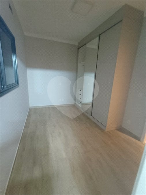 Casa para alugar com 3 quartos, sendo 1 suíte, no condomínio Recanto dos Paturis, Vinhedo - SP
