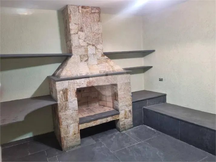 Sobrado à venda com 3 quartos, sendo 1 suíte,  em Vila Zat, São Paulo, SP