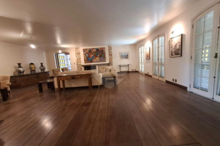 Casa à venda com 5 quartos, sendo 3 suítes,  em Alto da Boa Vista, São Paulo, SP