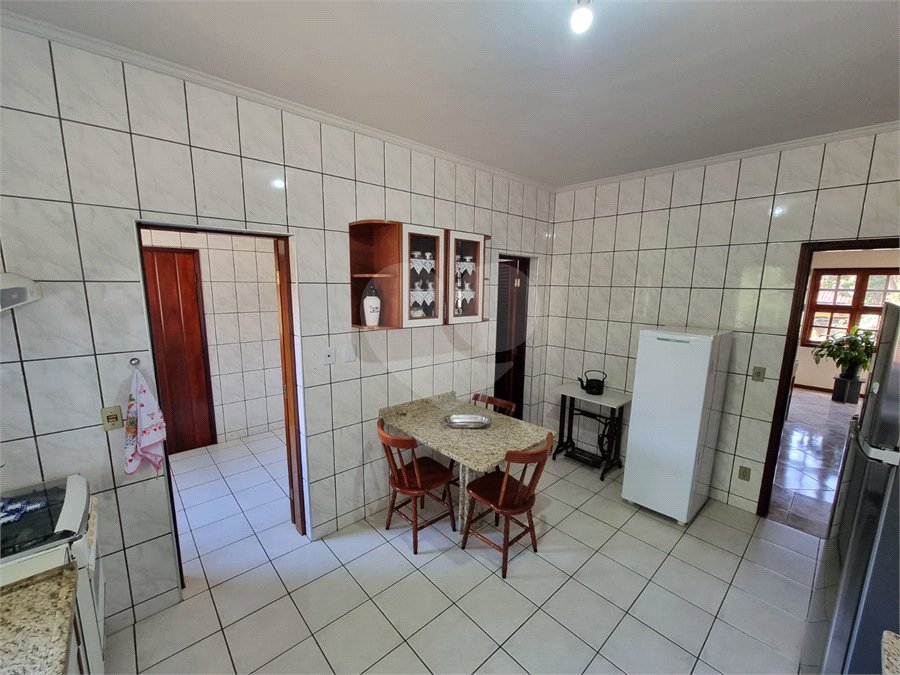 Casa à venda com 4 quartos, sendo 2 suítes, em Bosque, Vinhedo, SP